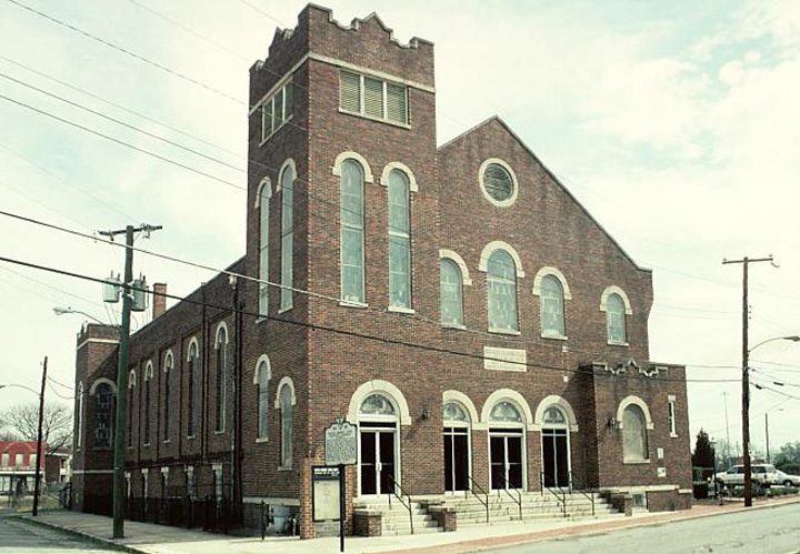 An early portrait of the congregation